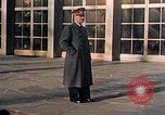Image Adolf Hitler posant à nouveau Reichs Chancellerie Berlin Allemagne, 1940, de la seconde 1 séquences d'archives historiques vidéo 65675047950