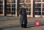 Image Adolf Hitler posant à nouveau Reichs Chancellerie Berlin Allemagne, 1940, de la seconde 4 séquences d'archives historiques vidéo 65675047950