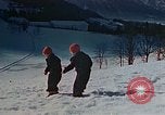 Image les enfants de la famille de Eva Braun Berchtesgaden Allemagne, 1940, de la seconde 26 séquences d'archives historiques vidéo 65675047954