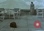 Image Adolf Hitler avec Eva Braun's de chiens au Berghof Berchtesgaden Allemagne, 1944, de la seconde 9 séquences d'archives historiques vidéo 65675047973
