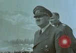 Image Adolf Hitler avec Eva Braun's de chiens au Berghof Berchtesgaden Allemagne, 1944, de la seconde 47 séquences d'archives historiques vidéo 65675047973