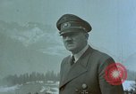Image Adolf Hitler avec Eva Braun's de chiens au Berghof Berchtesgaden Allemagne, 1944, de la seconde 51 séquences d'archives historiques vidéo 65675047973