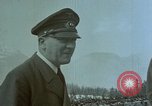 Image Adolf Hitler avec Eva Braun's de chiens au Berghof Berchtesgaden Allemagne, 1944, de la seconde 56 séquences d'archives historiques vidéo 65675047973