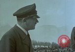 Image Adolf Hitler avec Eva Braun's de chiens au Berghof Berchtesgaden Allemagne, 1944, de la seconde 58 séquences d'archives historiques vidéo 65675047973