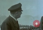 Image Adolf Hitler avec Eva Braun's de chiens au Berghof Berchtesgaden Allemagne, 1944, de la seconde 59 séquences d'archives historiques vidéo 65675047973