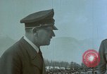 Image Adolf Hitler avec Eva Braun's de chiens au Berghof Berchtesgaden Allemagne, 1944, de la seconde 62 séquences d'archives historiques vidéo 65675047973