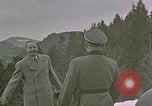 Standbild NS-Beamten Berchtesgaden Deutschland, 1940, aus Sekunde 16 historischem Filmmaterial Videoclip 65675047981