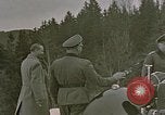 Standbild NS-Beamten Berchtesgaden Deutschland, 1940, aus Sekunde 20 historischem Filmmaterial Videoclip 65675047981