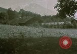 Standbild deutsche Kinder Berchtesgaden Deutschland, 1940, aus Sekunde 4 historischem Filmmaterial Videoclip 65675047986