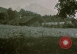 Standbild deutsche Kinder Berchtesgaden Deutschland, 1940, aus Sekunde 6 historischem Filmmaterial Videoclip 65675047986