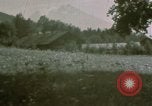 Standbild deutsche Kinder Berchtesgaden Deutschland, 1940, aus Sekunde 8 historischem Filmmaterial Videoclip 65675047986