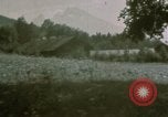 Standbild deutsche Kinder Berchtesgaden Deutschland, 1940, aus Sekunde 10 historischem Filmmaterial Videoclip 65675047986