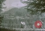 Standbild deutsche Kinder Berchtesgaden Deutschland, 1940, aus Sekunde 18 historischem Filmmaterial Videoclip 65675047986