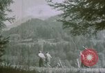 Standbild deutsche Kinder Berchtesgaden Deutschland, 1940, aus Sekunde 19 historischem Filmmaterial Videoclip 65675047986