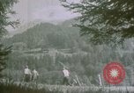 Standbild deutsche Kinder Berchtesgaden Deutschland, 1940, aus Sekunde 22 historischem Filmmaterial Videoclip 65675047986