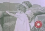 Standbild deutsche Kinder Berchtesgaden Deutschland, 1940, aus Sekunde 29 historischem Filmmaterial Videoclip 65675047986