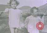 Standbild deutsche Kinder Berchtesgaden Deutschland, 1940, aus Sekunde 34 historischem Filmmaterial Videoclip 65675047986