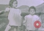 Standbild deutsche Kinder Berchtesgaden Deutschland, 1940, aus Sekunde 38 historischem Filmmaterial Videoclip 65675047986