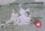 Standbild deutsche Kinder Berchtesgaden Deutschland, 1940, aus Sekunde 42 historischem Filmmaterial Videoclip 65675047986