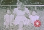 Standbild deutsche Kinder Berchtesgaden Deutschland, 1940, aus Sekunde 44 historischem Filmmaterial Videoclip 65675047986
