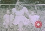 Standbild deutsche Kinder Berchtesgaden Deutschland, 1940, aus Sekunde 46 historischem Filmmaterial Videoclip 65675047986