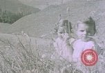 Standbild deutsche Kinder Berchtesgaden Deutschland, 1940, aus Sekunde 60 historischem Filmmaterial Videoclip 65675047986