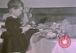 Standbild Kinder bei Berghof Berchtesgaden Deutschland, 1940, aus Sekunde 12 historischem Filmmaterial Videoclip 65675047990
