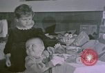 Standbild Kinder bei Berghof Berchtesgaden Deutschland, 1940, aus Sekunde 25 historischem Filmmaterial Videoclip 65675047990
