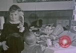 Standbild Kinder bei Berghof Berchtesgaden Deutschland, 1940, aus Sekunde 30 historischem Filmmaterial Videoclip 65675047990