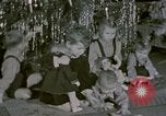 Standbild Kinder bei Berghof Berchtesgaden Deutschland, 1940, aus Sekunde 32 historischem Filmmaterial Videoclip 65675047990
