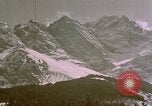 Standbild Eva Braun die Schwestern Berchtesgaden Deutschland, 1940, aus Sekunde 16 historischem Filmmaterial Videoclip 65675047993