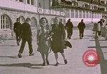 Standbild Eva Braun die Schwestern Berchtesgaden Deutschland, 1940, aus Sekunde 20 historischem Filmmaterial Videoclip 65675047993