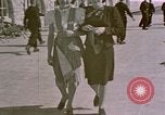 Standbild Eva Braun die Schwestern Berchtesgaden Deutschland, 1940, aus Sekunde 23 historischem Filmmaterial Videoclip 65675047993