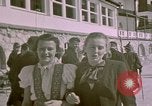 Standbild Eva Braun die Schwestern Berchtesgaden Deutschland, 1940, aus Sekunde 31 historischem Filmmaterial Videoclip 65675047993