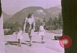 Standbild Hitlers Begleiter Eva Braun Berchtesgaden Deutschland, 1940, aus Sekunde 35 historischem Filmmaterial Videoclip 65675047995