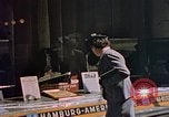 Standbild deutsche Frau Deutschland, 1940, aus Sekunde 12 historischem Filmmaterial Videoclip 65675047999