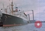 Standbild Gruppe des Deutschen Volkes Hamburg Deutschland, 1940, aus Sekunde 41 historischem Filmmaterial Videoclip 65675048001