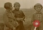 Standbild Viele Norwegische Kinder von Eva Braun gefilmt Norwegen, 1939, aus Sekunde 19 historischem Filmmaterial Videoclip 65675048006