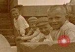 Standbild Viele Norwegische Kinder von Eva Braun gefilmt Norwegen, 1939, aus Sekunde 60 historischem Filmmaterial Videoclip 65675048006