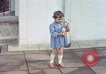 Standbild Eva Braun home Film Deutschland, 1940, aus Sekunde 10 historischem Filmmaterial Videoclip 65675048037