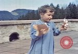 Standbild Eva Braun home Film Deutschland, 1940, aus Sekunde 16 historischem Filmmaterial Videoclip 65675048037