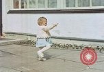 Standbild Eva Braun home Film Deutschland, 1940, aus Sekunde 61 historischem Filmmaterial Videoclip 65675048037