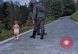 Standbild Eva Braun home Film Deutschland, 1940, aus Sekunde 17 historischem Filmmaterial Videoclip 65675048042