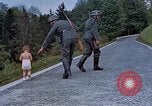Standbild Eva Braun home Film Deutschland, 1940, aus Sekunde 18 historischem Filmmaterial Videoclip 65675048042