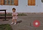 Standbild Eva Braun home Film Deutschland, 1940, aus Sekunde 26 historischem Filmmaterial Videoclip 65675048042