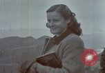Standbild Eva Braun home Film Kehlstein Deutschland, 1940, aus Sekunde 25 historischem Filmmaterial Videoclip 65675048044