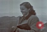Standbild Eva Braun home Film Kehlstein Deutschland, 1940, aus Sekunde 26 historischem Filmmaterial Videoclip 65675048044