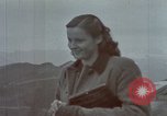 Standbild Eva Braun home Film Kehlstein Deutschland, 1940, aus Sekunde 27 historischem Filmmaterial Videoclip 65675048044