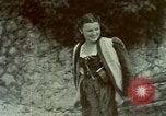 Standbild Eva Braun home Film Deutschland, 1940, aus Sekunde 5 historischem Filmmaterial Videoclip 65675048046