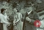 Standbild Eva Braun home Film Deutschland, 1940, aus Sekunde 16 historischem Filmmaterial Videoclip 65675048046